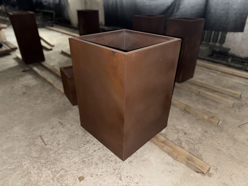 Кашпо вертикальное Corten ALTO 4-57-kashpo 3 4 800x600
